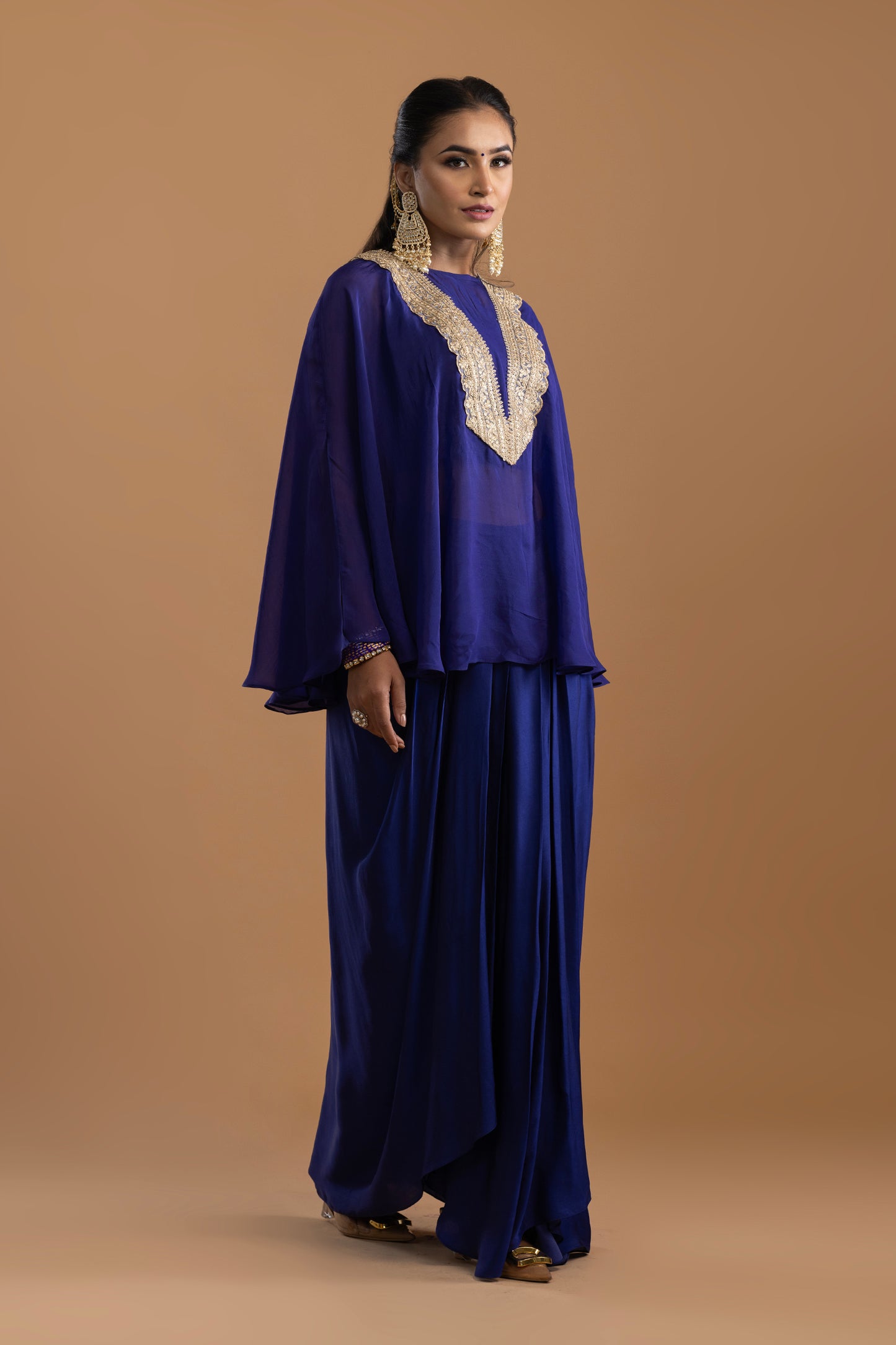Neelam Chic Cape & Lungi