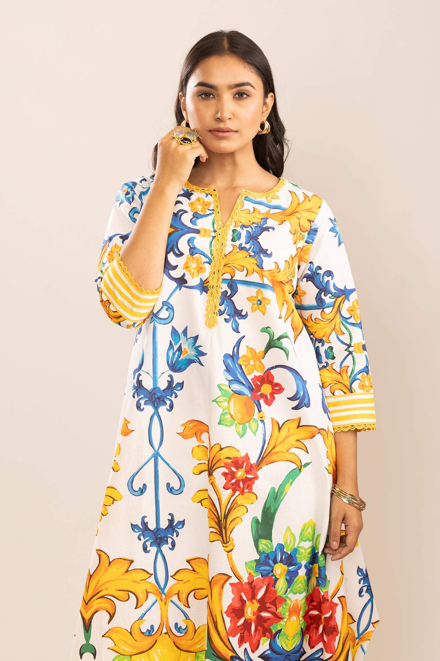 SUNSHINE STORIES SUIT SET