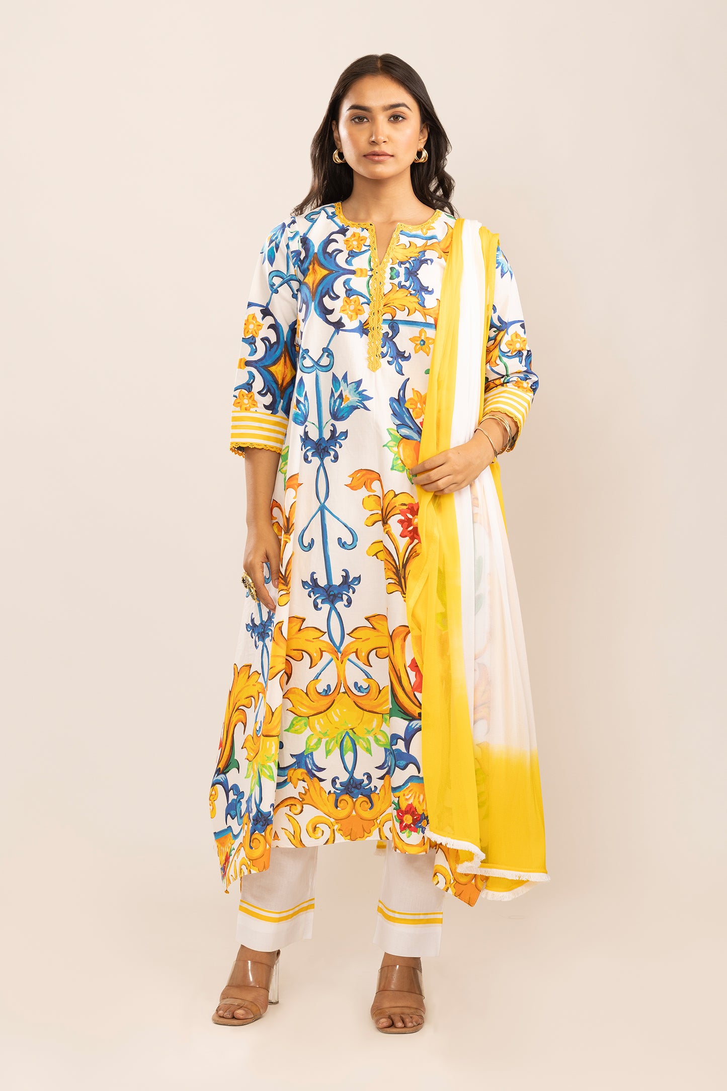 SUNSHINE STORIES SUIT SET