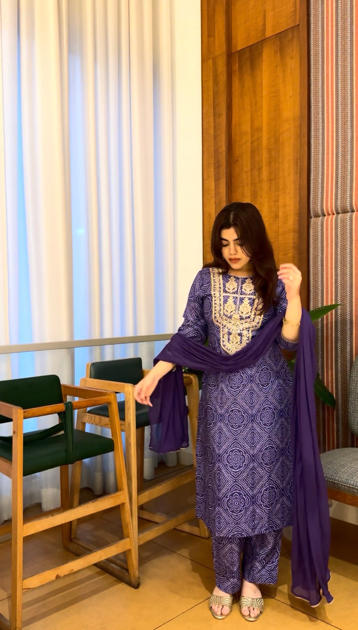 Meera Bandhani Suit