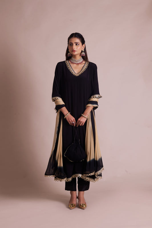 Siyaah Lawn Suit Set