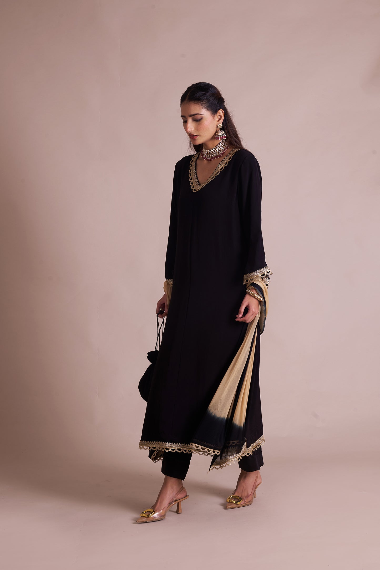 Siyaah Lawn Suit Set