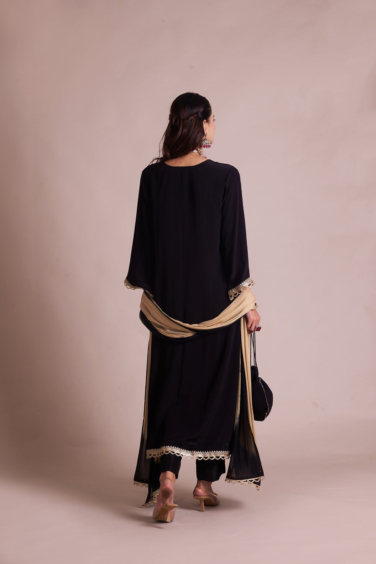 Siyaah Lawn Suit Set